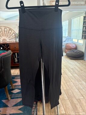 lululemon Black High-Rise Ankle & Cropped leggings size 6